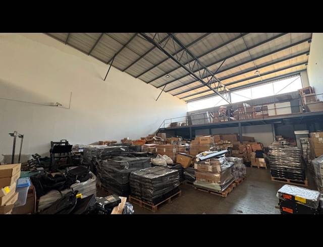 500M² WAREHOUSE TO LET IN LINBRO PARK